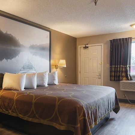 Super 8 By Wyndham Grants Otel Dış mekan fotoğraf