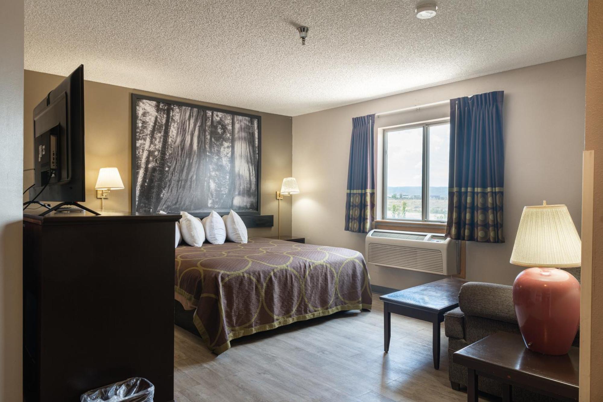 Super 8 By Wyndham Grants Otel Dış mekan fotoğraf