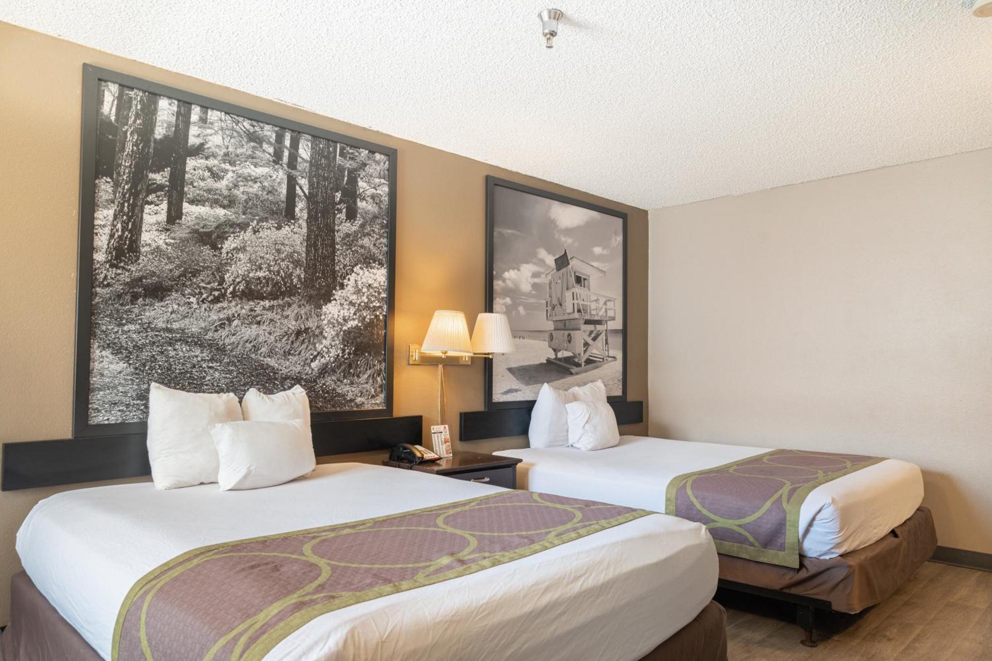 Super 8 By Wyndham Grants Otel Dış mekan fotoğraf
